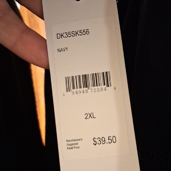 DKNY Men’s Dark Navy Crew Neck Short Sleeve Tee - Picture 8 of 9